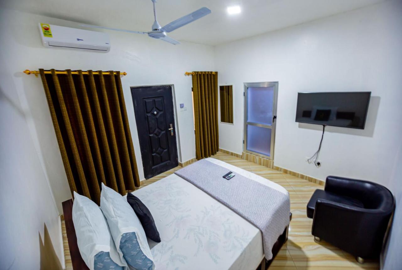 Dansoman Nap Apartment Hotel מראה חיצוני תמונה